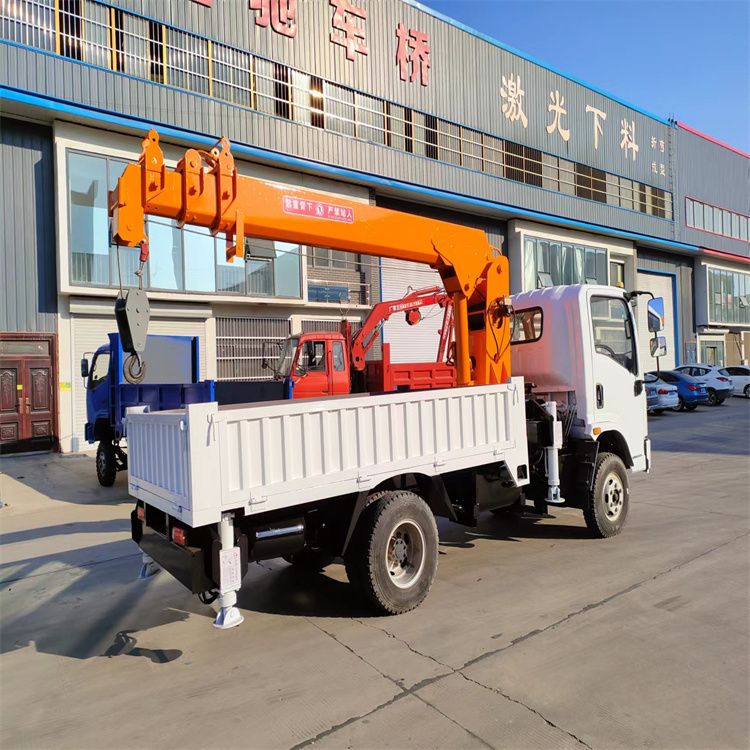 根河市三轮随车吊定制 农用改装机自备吊中瑞长期出售