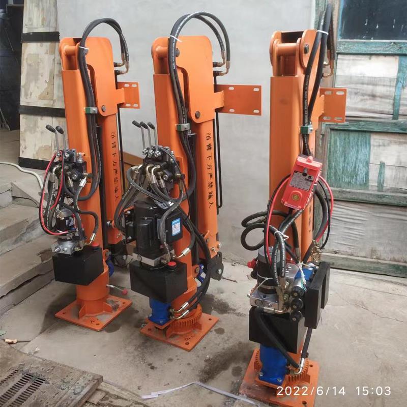 根河市重汽蓝牌随车吊 3.2吨 国六动力强 液压驱动 农用自卸起重机